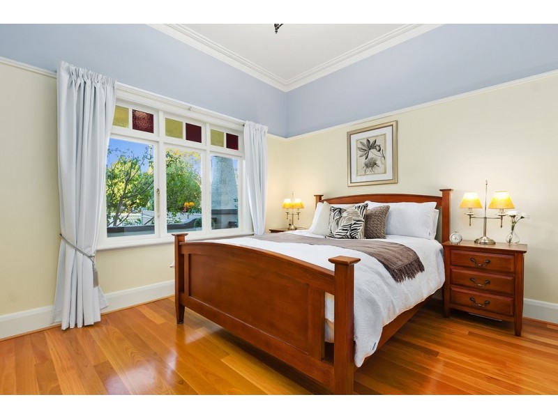 19 Latona Avenue, Preston West VIC 3072