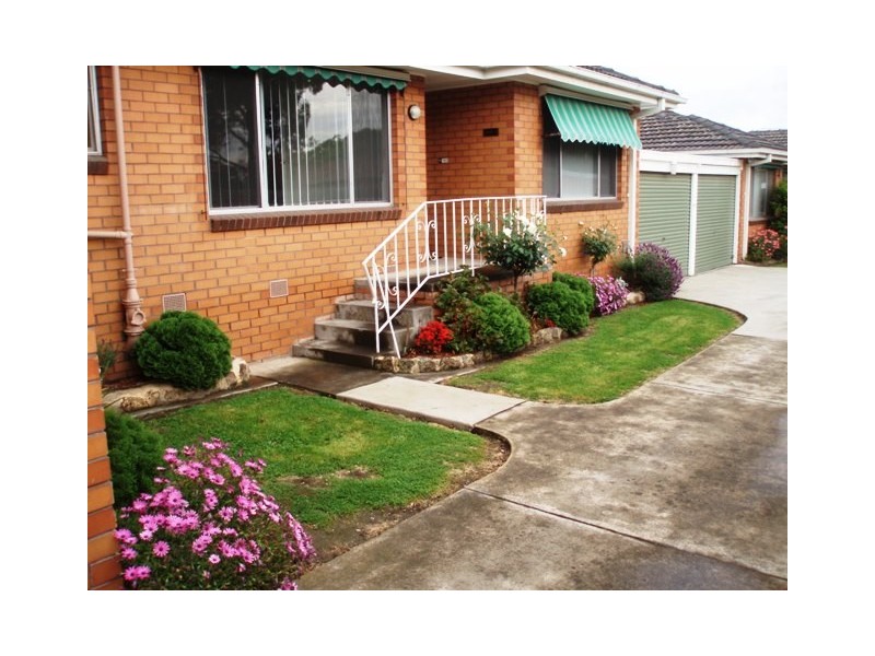 2/9 Bronte Avenue, Burwood VIC 3125