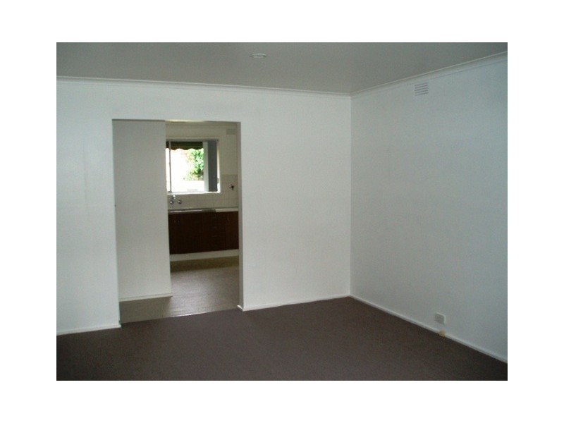 2/9 Bronte Avenue, Burwood VIC 3125