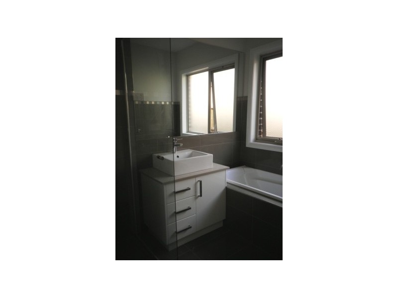 2/10 IVY STREET, Burwood VIC 3125