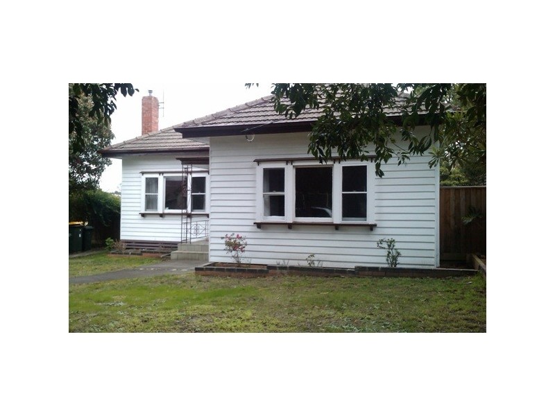 8 Malabar Street, Blackburn VIC 3130