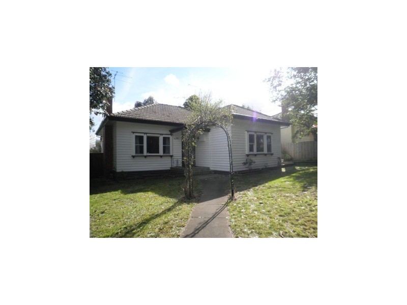 8 Malabar Street, Blackburn VIC 3130