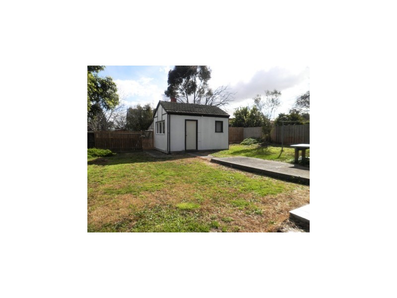 8 Malabar Street, Blackburn VIC 3130