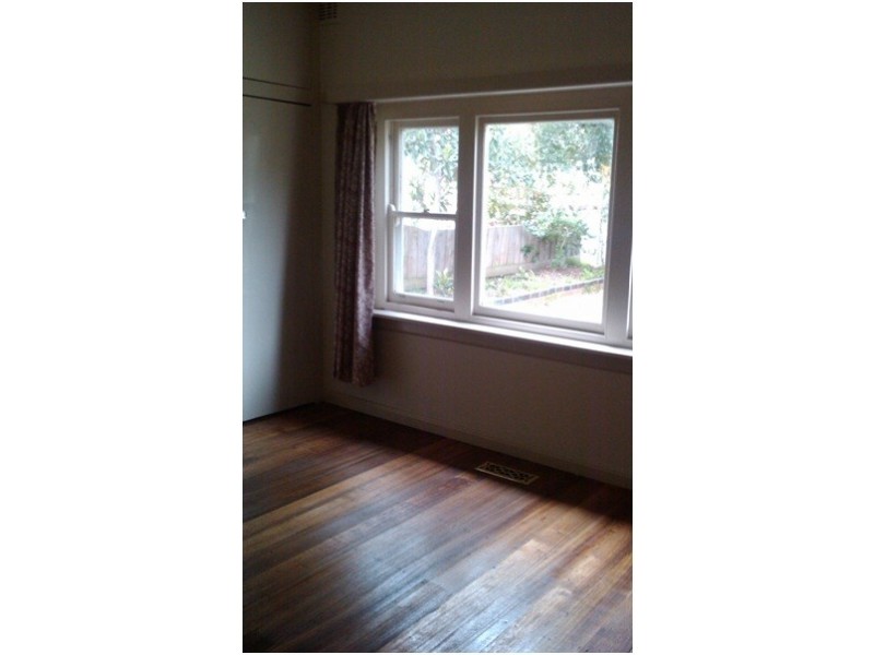 8 Malabar Street, Blackburn VIC 3130