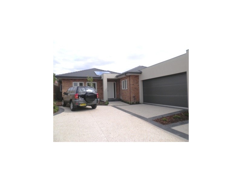 2/83 Clyde Street, Box Hill VIC 3128