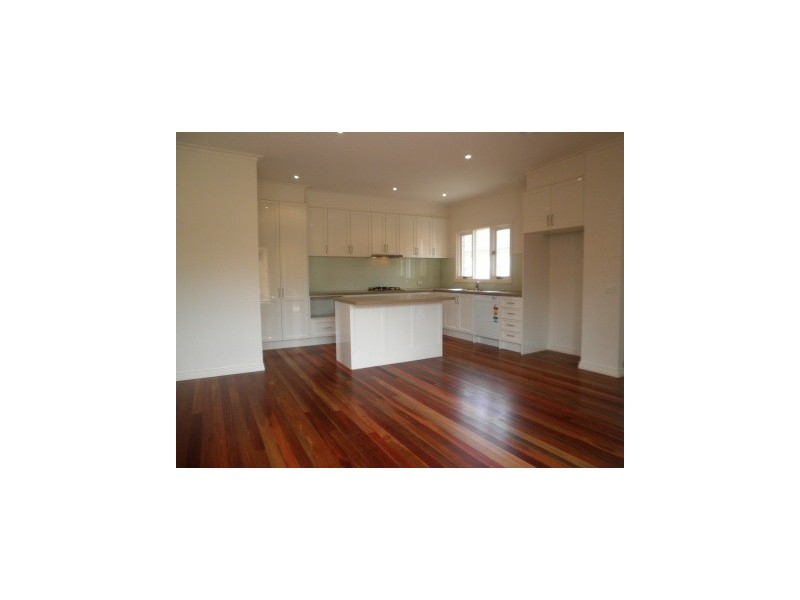 2/83 Clyde Street, Box Hill VIC 3128