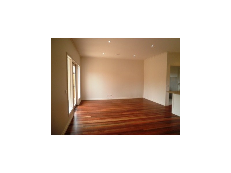 2/83 Clyde Street, Box Hill VIC 3128