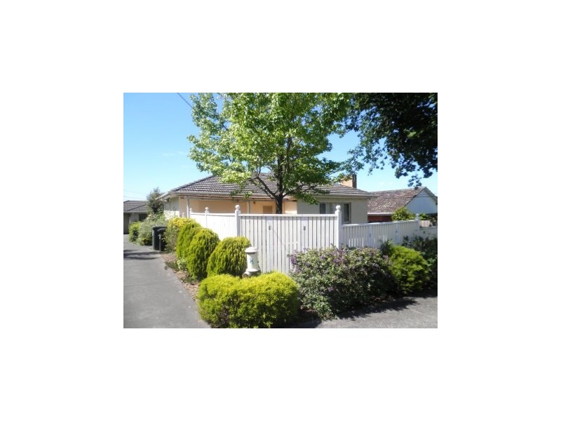 1/3 Daphne Street, Doncaster East VIC 3109