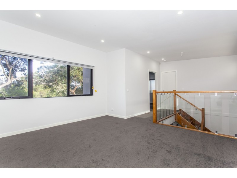 369A Manningham Road, Doncaster VIC 3108