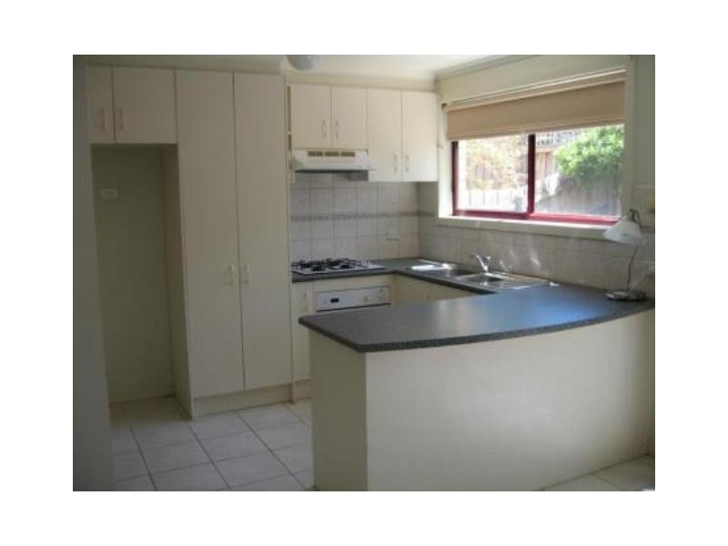 10 Elmtree Terrace, Chadstone VIC 3148