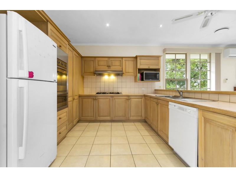 311 Gallaghers Road, Glen Waverley VIC 3150