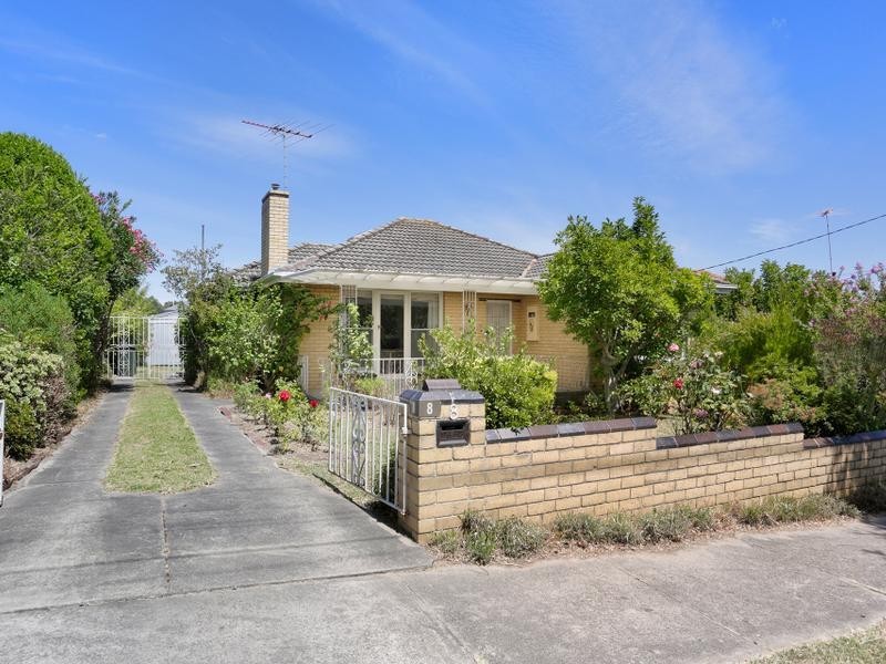8 Rocklands Road, Ashwood VIC 3147