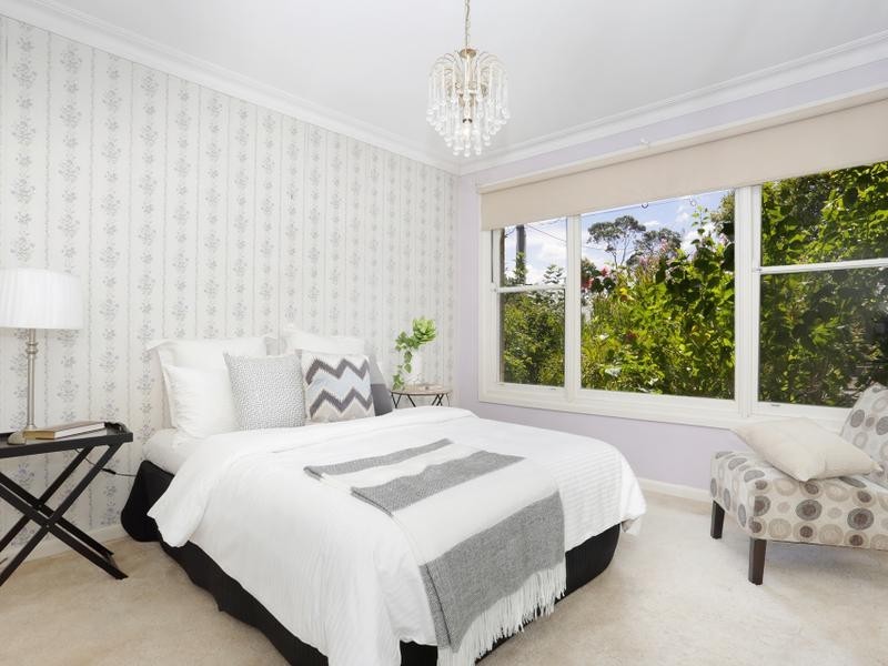 8 Rocklands Road, Ashwood VIC 3147