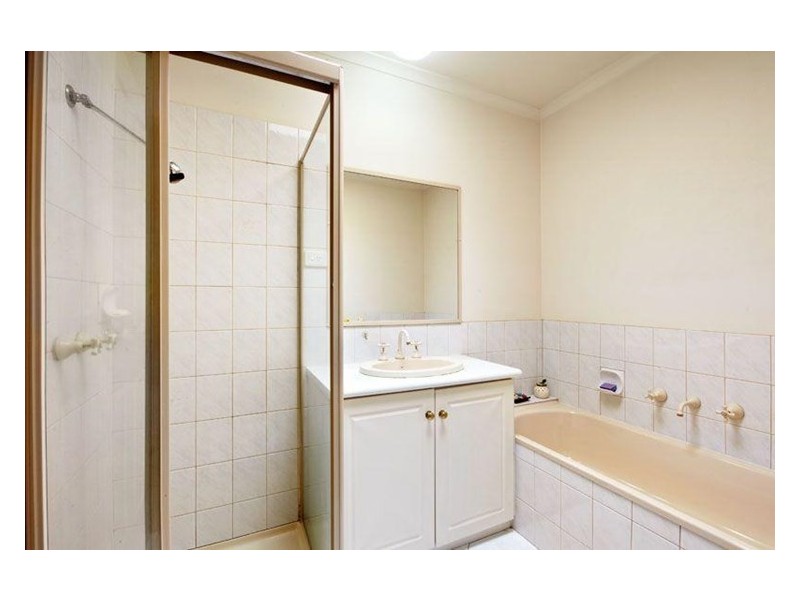 1/25 Vicki Street, Blackburn South VIC 3130