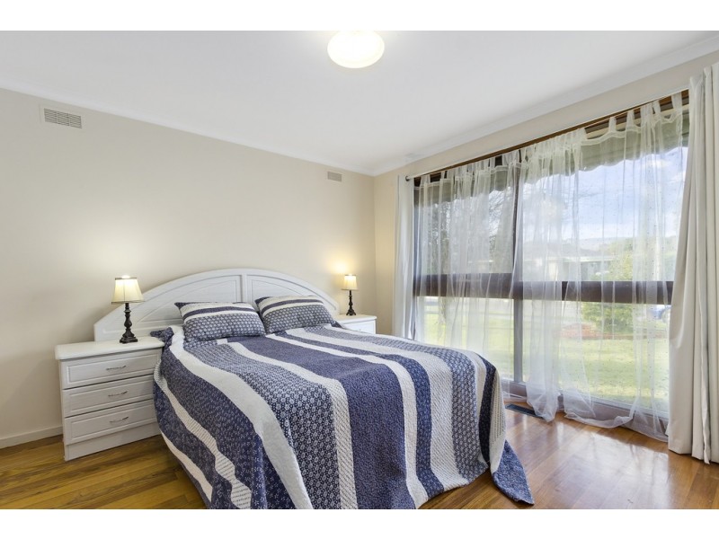 28 Greenaway Drive, Ferntree Gully VIC 3156