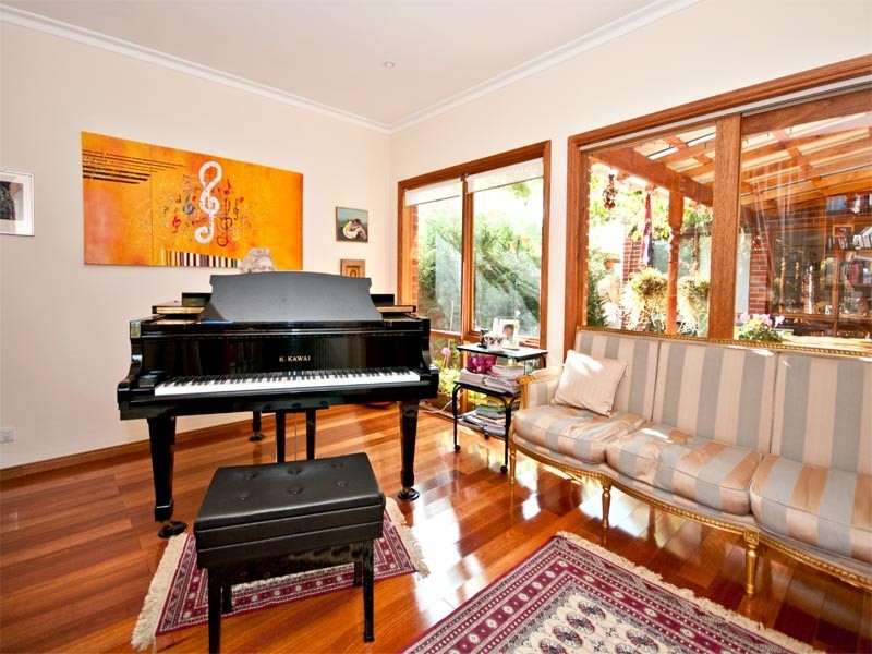 1/26 Montpellier Road, Burwood VIC 3125