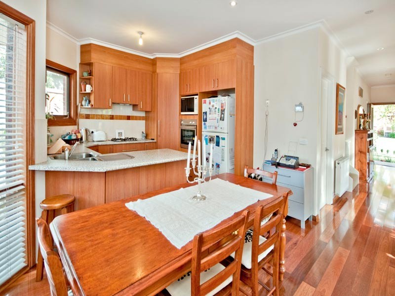 1/26 Montpellier Road, Burwood VIC 3125