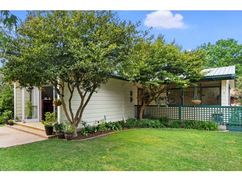 1/5 Linden Street, Blackburn VIC 3130