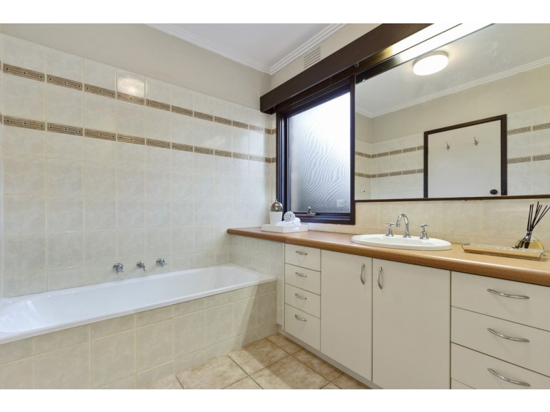 51 Olympus Drive, Templestowe Lower VIC 3107