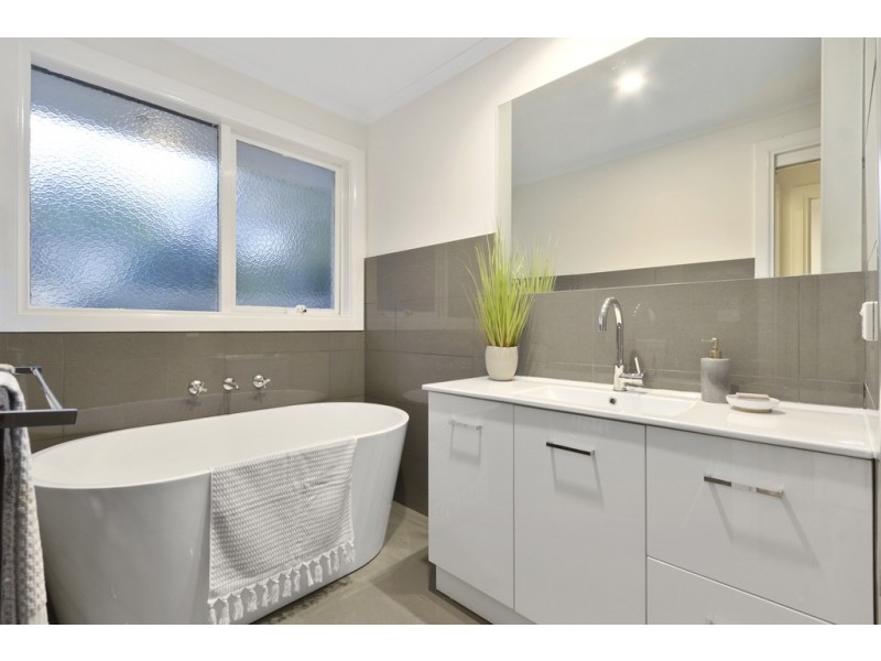 11 Harman Close, Doncaster East VIC 3109