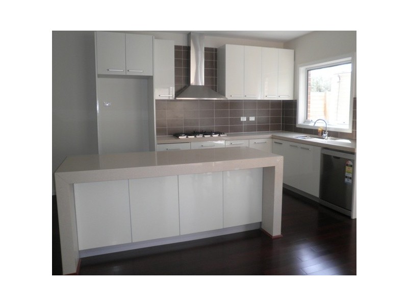 2/2 Pheasant St, Burwood VIC 3125