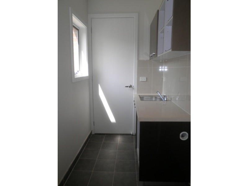 2/2 Pheasant St, Burwood VIC 3125