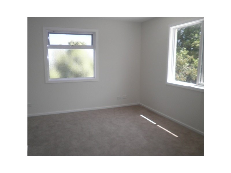 2/2 Pheasant St, Burwood VIC 3125