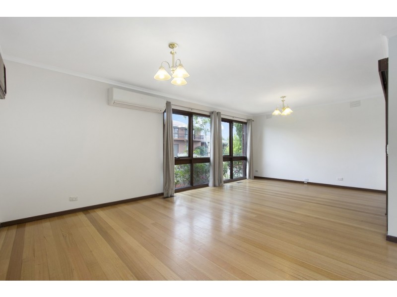 6 Cloverdale Close, Burwood East VIC 3151