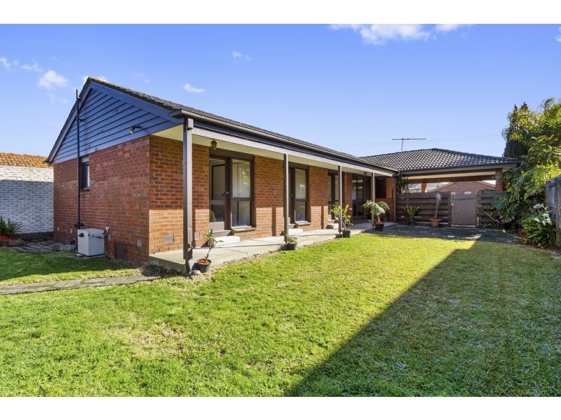 6 Cloverdale Close, Burwood East VIC 3151