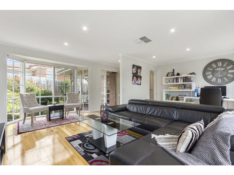 2/4 Nestor Grove, Blackburn North VIC 3130