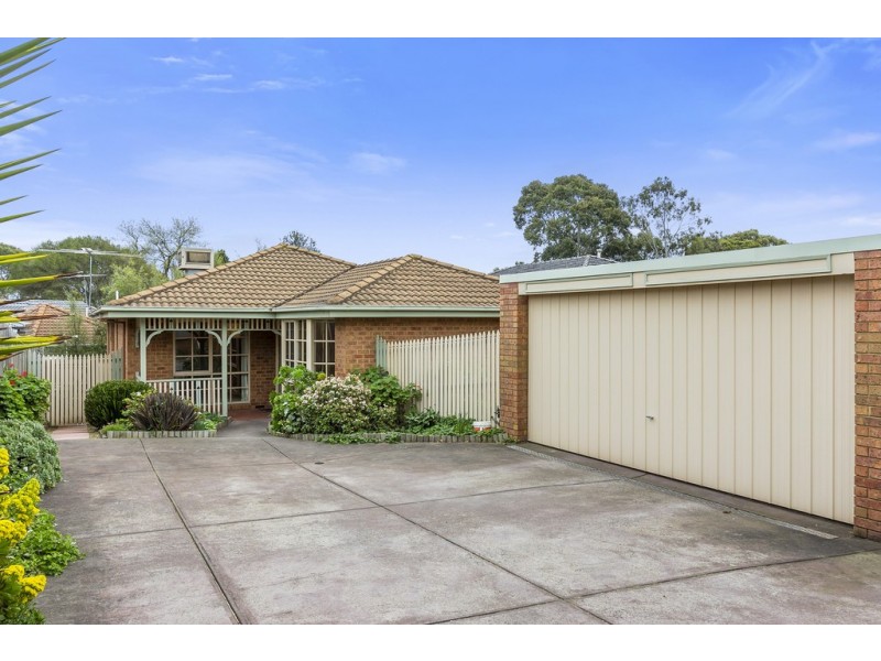 2/4 Nestor Grove, Blackburn North VIC 3130