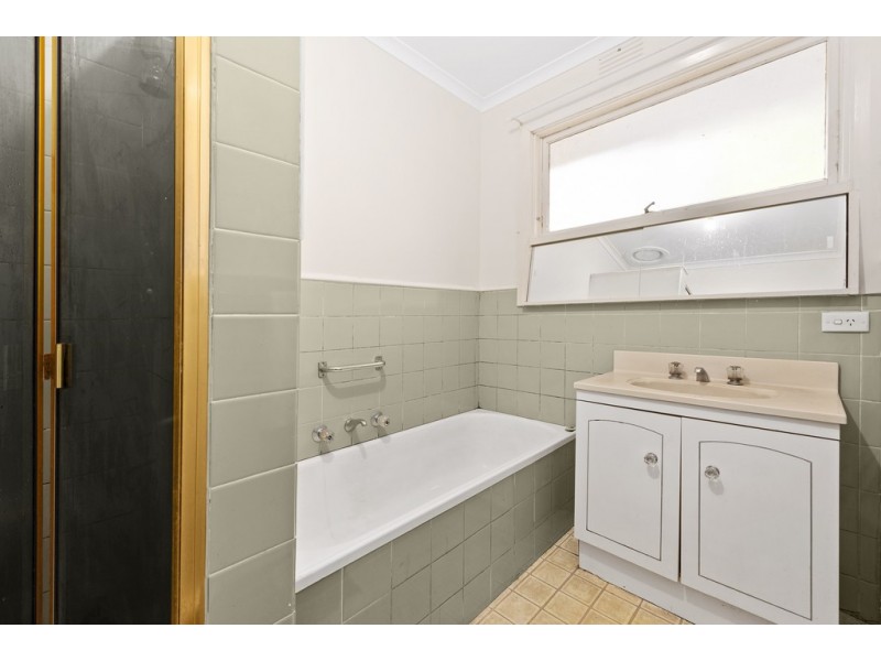 1/16 Masons Road, Blackburn VIC 3130