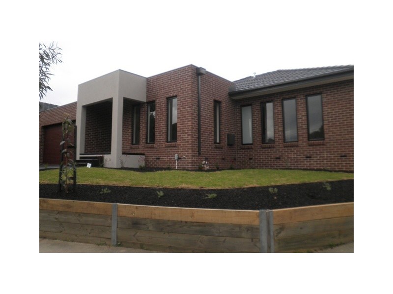 32 Lyndhurst Crescent, Box Hill North VIC 3129