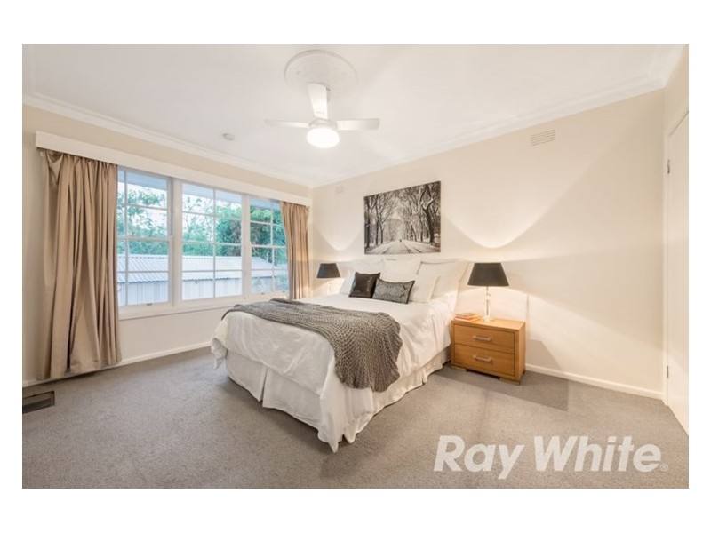 10 Henty Court, Croydon VIC 3136