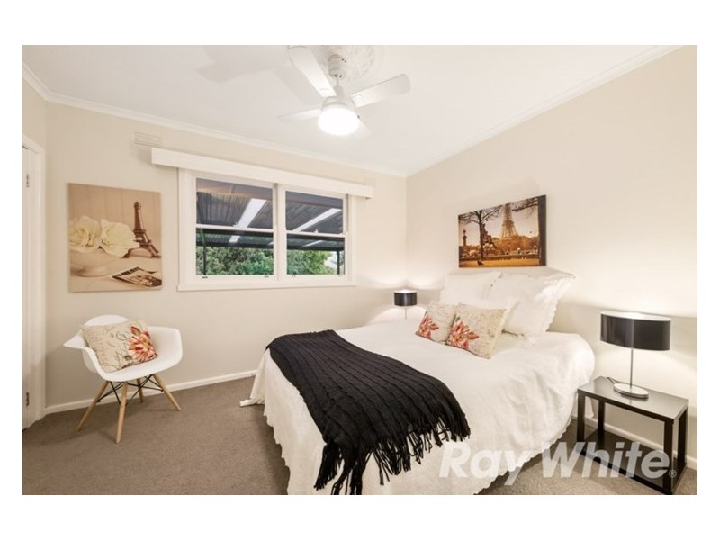 10 Henty Court, Croydon VIC 3136