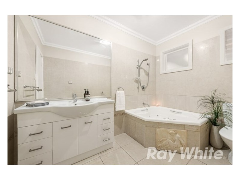 10 Henty Court, Croydon VIC 3136