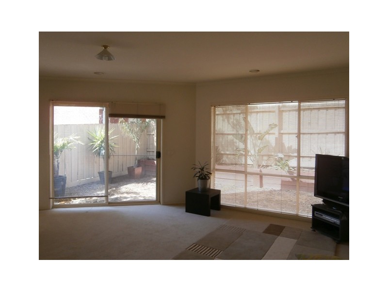 2/508 Elgar Rd, Box Hill North VIC 3129