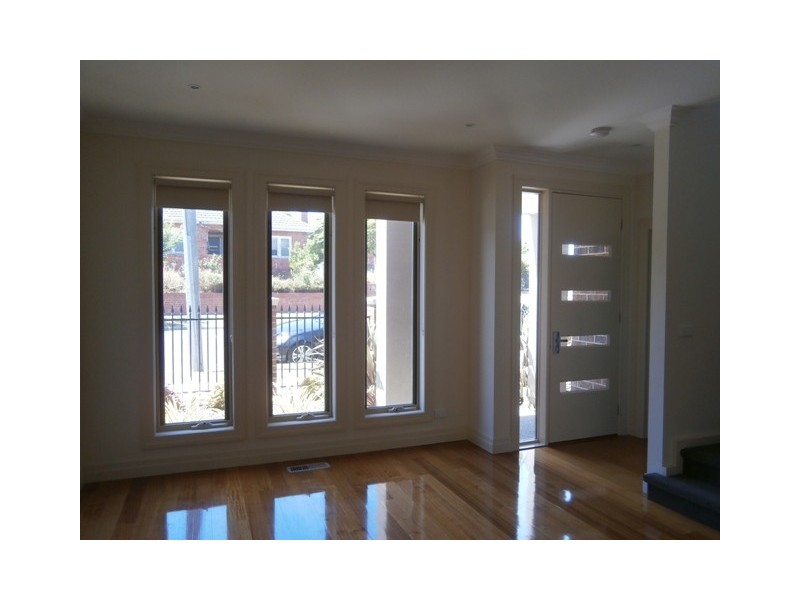 16 Halsey Street, Box Hill South VIC 3128