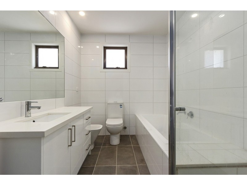 4/408 Middleborough Road, Blackburn VIC 3130