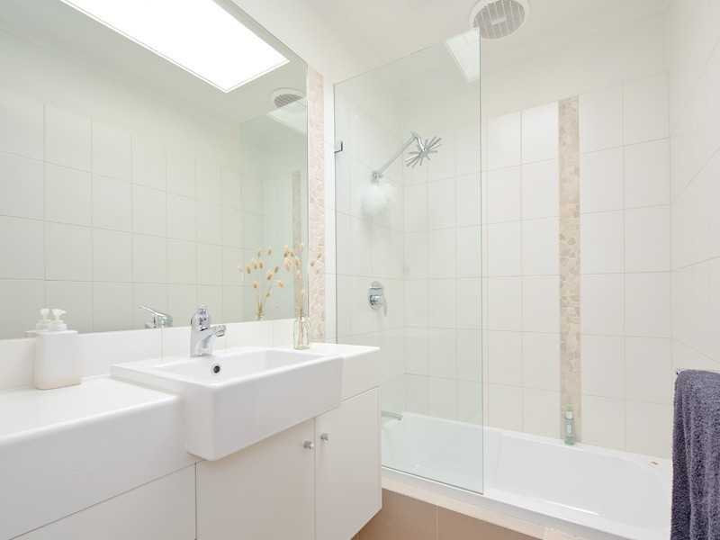 2/7 Lyndhurst Crescent, Hawthorn VIC 3122