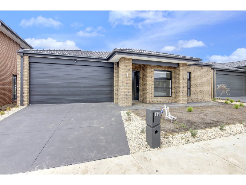 12 Roskopp Avenue, Clyde North VIC 3978