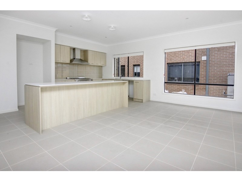 12 Roskopp Avenue, Clyde North VIC 3978