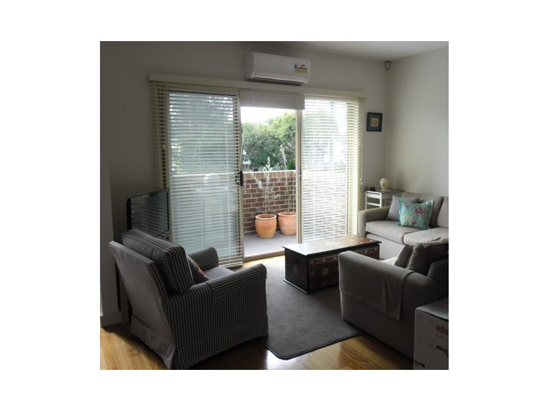 2/2 Minna Street, Blackburn VIC 3130