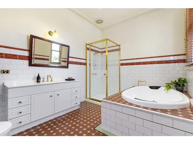 33 Robinson Road, Hawthorn VIC 3122