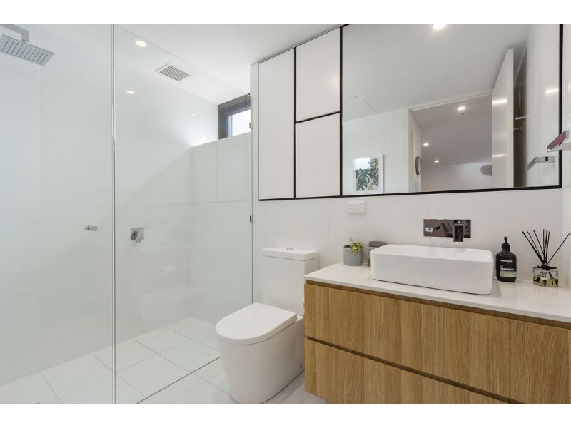 102/2 Elland Avenue, Box Hill VIC 3128