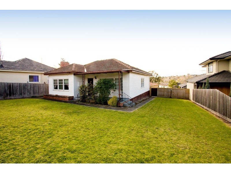 13 Loraine Avenue, Box Hill North VIC 3129