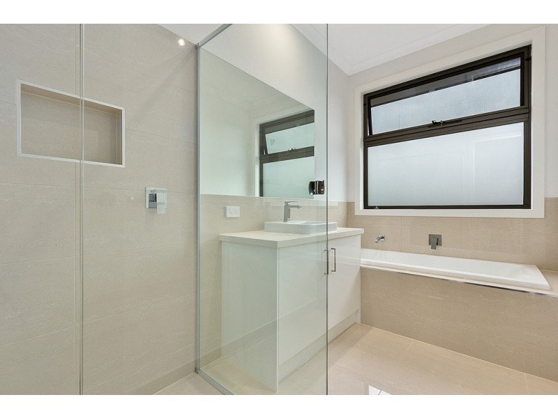 1/3 Ormond Road, Clayton VIC 3168