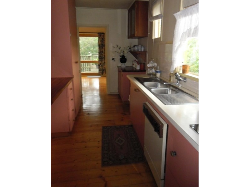 24 Hamel Street, Box Hill South VIC 3128