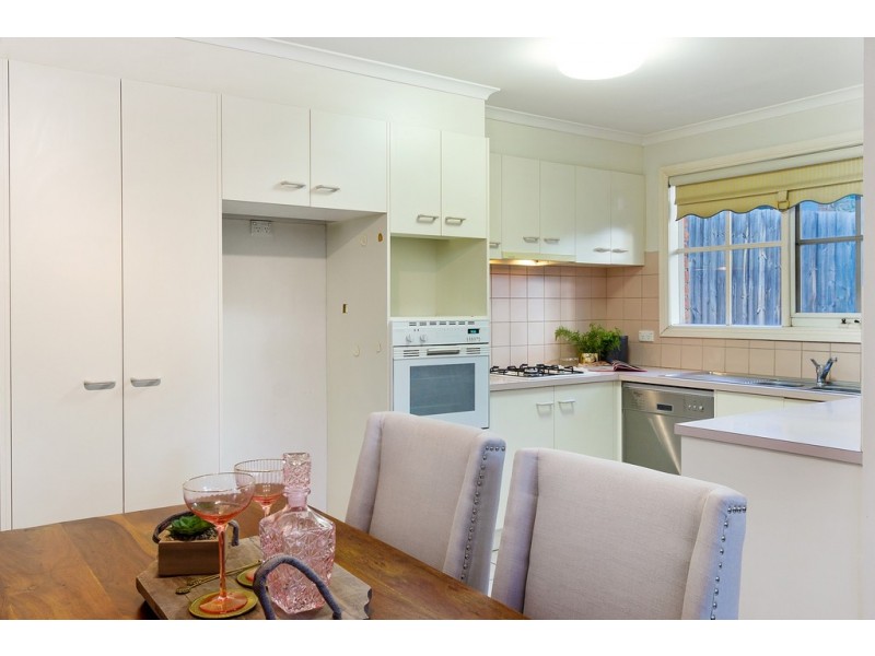 2/41 Orchard Crescent, Mont Albert North VIC 3129