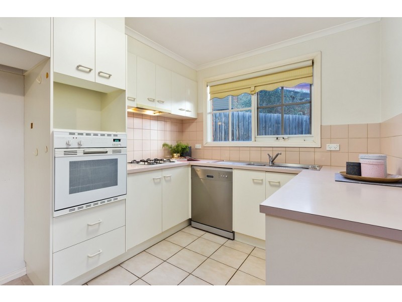 2/41 Orchard Crescent, Mont Albert North VIC 3129